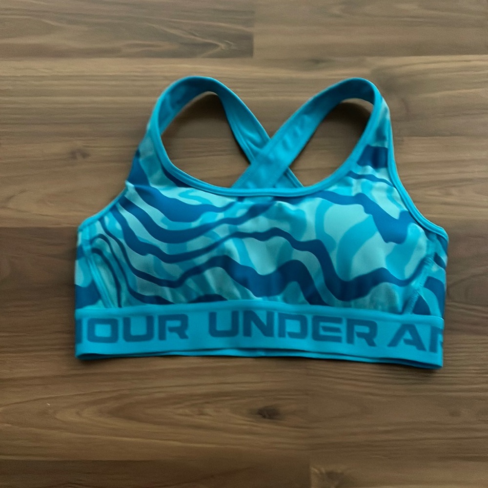 Small underarmour sports bra